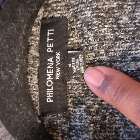 Philomena Petti| Black and White Long Sleeved Polyester - Picture 7 of 10